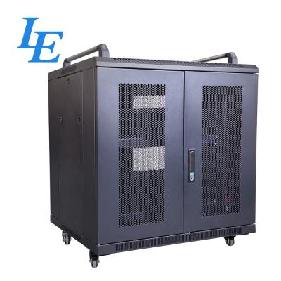 Chine roues matérielles de roulement du support IP20 SPCC de PDU de Cabinet de support de serveur de capacité de chargement 800KG avec freiné à vendre