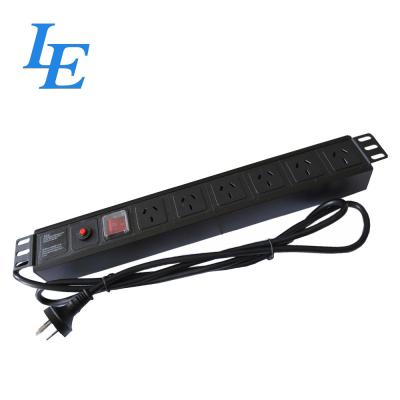 China As maneiras do Pdu 8 do medidor de poder de 19 polegadas 1u 10a 220v arejam o Pdu da rede do interruptor para o armário à venda