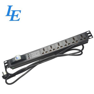 China 19 PDU de la pulgada 1u con la tira del poder del protector de sobretensiones del interruptor en venta