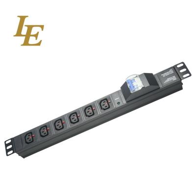 China 19 tipo zócalo universal del IEC C13 de la pulgada 1u de la PDU del estante en venta