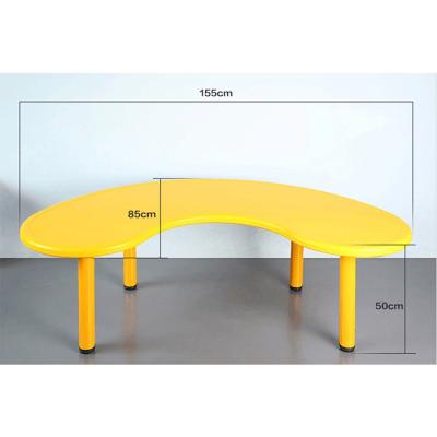 China Strong Crescent Shape Solid Wood Children's Furniture Preschool Children's Furniture Desk and Chair Set for sale