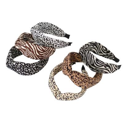 China Everyday Wear Winter Design Warm Velvet Suede Leopard Boho Twist Knot Headband for sale