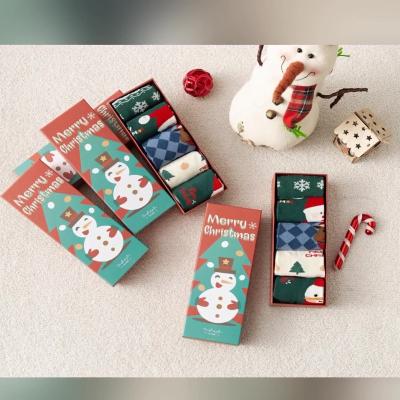 China 2022 New Style Breathable Christmas Socks Women Spring Cute Christmas Tube Medium Warm Tube Top 5 Pairs Gift Box Gift Set Cotton Socks for sale