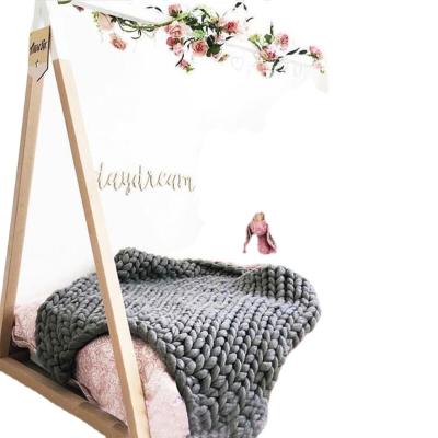 China Modern Design Environmentally Friendly Handmade European Simple Furniture Wooden Baby Crib Hutch Farm Automatic Cradle With Stronger Support for sale