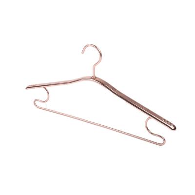 China 2am Beam High Quality Wholesale Luxury Aluminum Rose Gold Clothes Hangers for sale