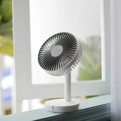 China Portable modern personal table usb rechargeable mini home office use cooler air fan for sale