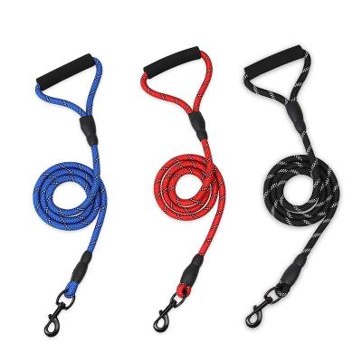 China Free Sample 2021 New Spot Customized Wholesale Pet Supplies Reflective High Quality Round Rope Dog Pet Leash for sale