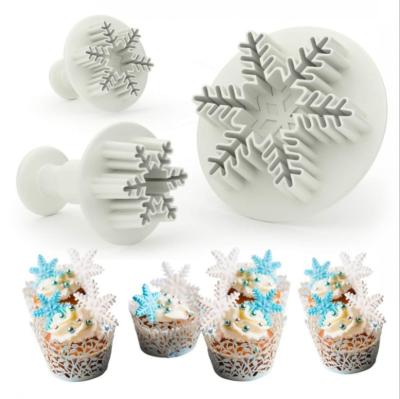 China Wholesale Stocked Cake Baking Tools 3pcs/set Snowflake Fondant Mold Spring Cake Mold for sale