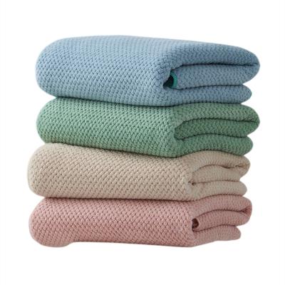 China Hypoallergenic Brand New Material Sheet Towels Luxury Coral Fleece 70X140 Microfiber 100% Cotton Bath Towel for sale