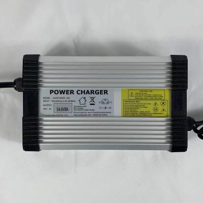 Chine 54.6V Chargeurs de batterie au lithium 8A 7A 5A Chargeur au lithium ODM CE à vendre