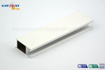 Cina AA6063 T5 ha espulso rivestimento di perforazione di profilo di Windows di colore bianco di alluminio della struttura in vendita