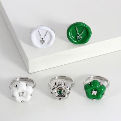 China Wholesale FASHIONABLE European and American Central Statistical Institute Open Simple High-end Green Jewelry Ring Flower Enamel Ring Enamel Ring Couple Design for sale