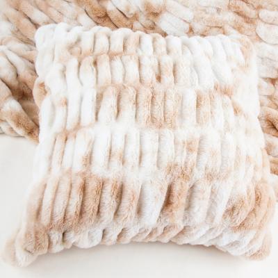 China Anti-Pull Customized Soft Warm Fluffy Faux Fur Leather Knit Home Decorative Cushion Covers For Sofa Couch for sale