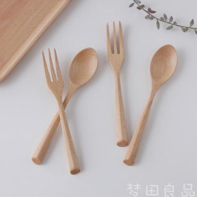 China Sustainable Natural Material A Pair Triangular Handle Spoon And Fork Set Solid Wood Flatware Sets for sale