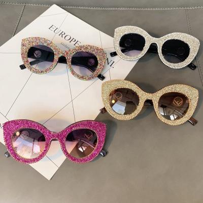 China Cat Eye New Arrival Best Selling Vintage 1723 Cat Eye Frame Round Lens Oversized Diamond Sunglasses for sale