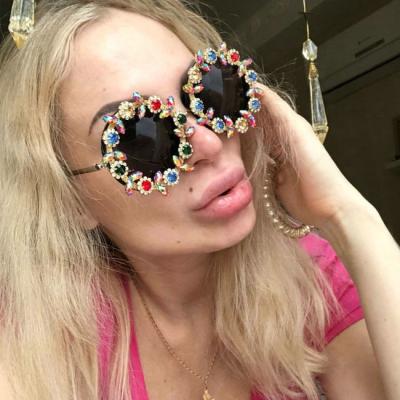 China Fashion Sunglasses GV18491 Luxury Rhinestone Colorful Sunglasses Around Diamond Sunglasses Women Colorful for sale