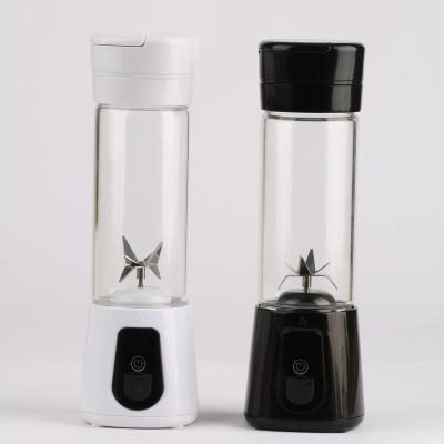 China 2021hot sale rechargeable personal portable blender multifunctional USB mini juice and shake blender for sale