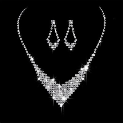 China Vintage Fashion Ol Claw Chain Rhinestone Triangle Necklace Earrings Wedding Jewelry Set for sale