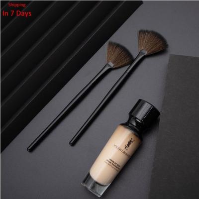 China Angular Blush Single Synthetic Hair Fan Makeup Powder Brush for sale