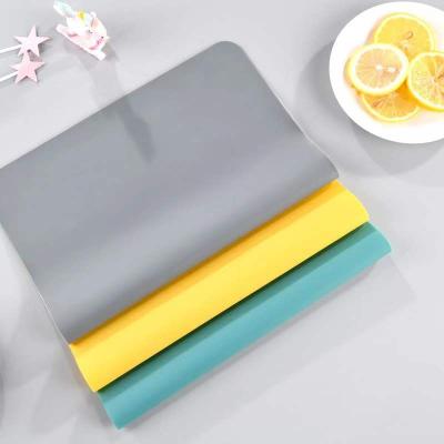 China Customization Baby Dining Table Sustainable Place Mat , Food Grade Silicone Place Mat For Kids for sale