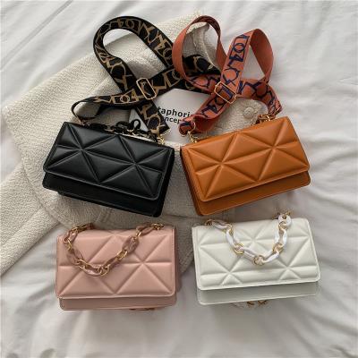 China Others 2022 New Style Chain Ladies Hand Bag Embossed PU Triangle Pattern Sling Shoulder Bag for sale