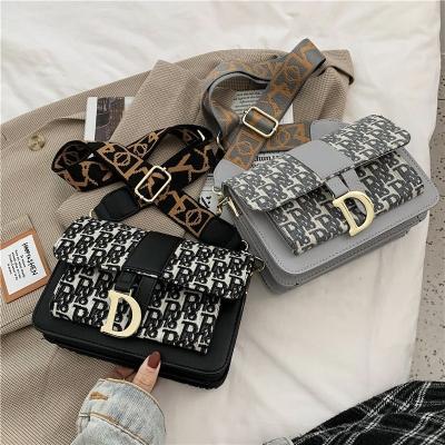 China Waterproof Newest ladies Designer Letter Wide Shoulder Strap Purse bolsos de mano bolsa feminina luxury famous brand name handbag for women for sale