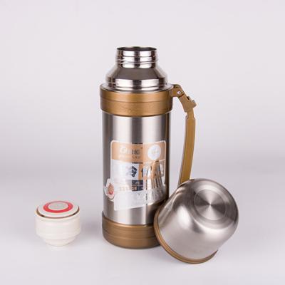 China Large Capacity Travel Pot 304 Stainless Steel Minimalist Vacuum Insulated Flask Outdoor Sports Large Capacity Thermos Bottle for sale