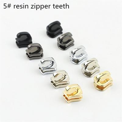 China Other Wholesale Hardware Accessories Nickel Plated 5# Metal Tooth Handle Pendant Zipper Puller for sale