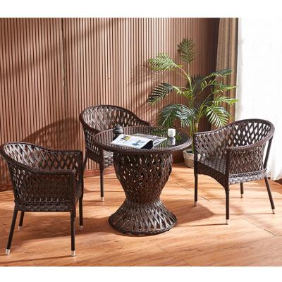 China Modern round garden table sets luxury fashion rattan chair set wicker garden chair set garden table furniture for sale