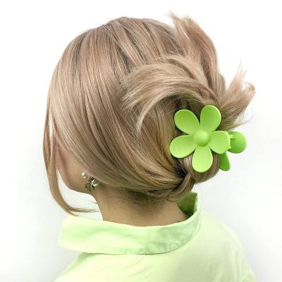 China Wholesale Korean Fashion Daisy Colorful Flower Clip Macaron Clip Bath Headwear Shark Hair Claw Clips for sale