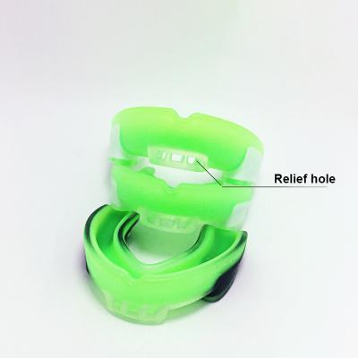 China Hot Selling Protective Teeth Guard And Top Level Mouth Guard Case For Training And Competition for sale