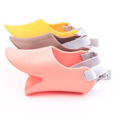 China Sustainable Kraft Card Paper Silicone Material Nylon Pet Cord With Platypus Sleeve for sale