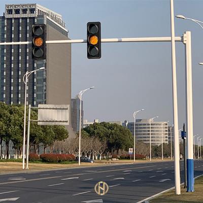 China Bescheinigung 6M 8M Traffic Signal Pole achteckige Form ISO 9001 zu verkaufen