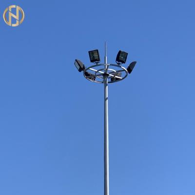 China STRASSENLATERNE-hohe Mast-Beleuchtung Q345 2.5mm 30m Solarmit kletternder Leiter zu verkaufen