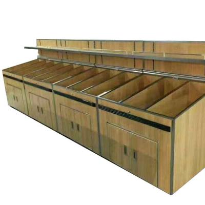 China Corrosion Protection Economic Price Shopping Mall Customized Colors Wooden Display Rack Shelves Rack For Sale for sale