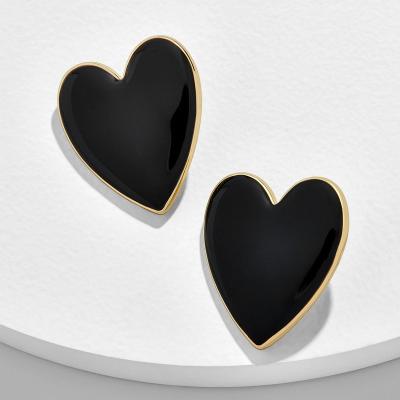 China Fast Delivery Fashion Heart Shaped Stud Earrings Love Stud Earrings For Women Girls for sale