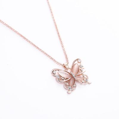 China New Fashionable Creative Butterfly Necklace Clear Crystal Butterfly Necklace For Women Gift for sale