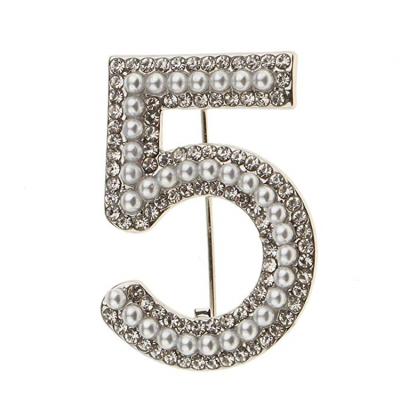 China Fashion Pin Number Five Brooch Pin High Quality With Pearls And Crystal For Women Girls for sale