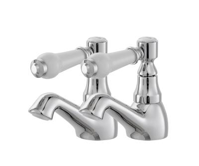 China Chrome Finish Dos manijas mezcladora grifo de baño grifos de ducha en venta