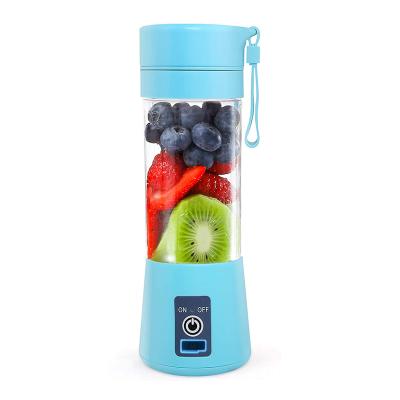 China USB Household Mini Juice Blender Portable Cup Blender Car Selling Hot USB Charging Handheld Portable Blender for sale