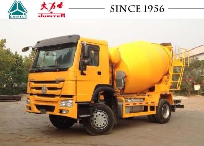 China Langlebiger HOWO 4X2 Fertigbetonmischer-LKW 5 CBM Reibungsloser Betrieb zu verkaufen