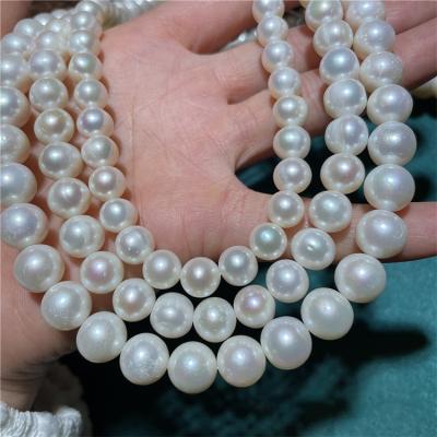 China 2022 Mother's Day FASHION Slight Flaw Rice Jewelry Gifts Shaped Natural Freshwater Pearl Necklace Choker Pearl Necklace Real for sale