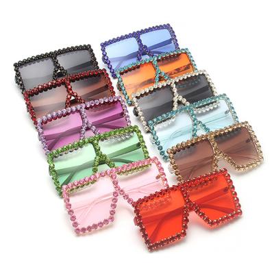 China Fashion Sunglasses 2021 Diamond Rhinestone Oversized Frame Women's Snap Shades Party Bling Luxury Hot Sale Square Sunglasses for sale