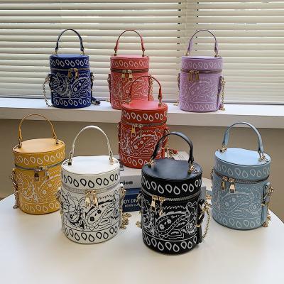 China 2021 High Quality Fashion Cashew Flower Pattern Ladies Shoulder Bag Set With Hat Handbags Bucket Bag for sale