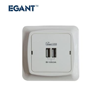 China Residential / General Purpose Classic Design 2.4A USB Wall Socket For Mobile Phones for sale