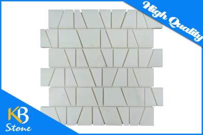 China Modern Irregular Shape China White Marble Mosaic Tile for Internal / Exterior Wall Decoration for sale