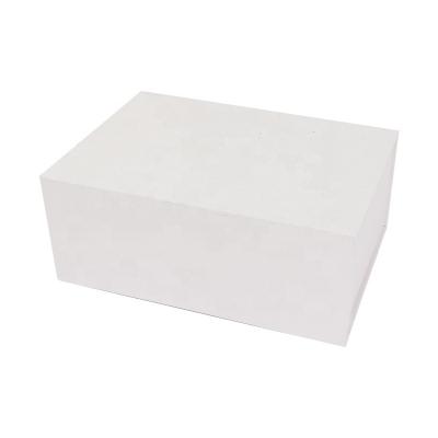 China Recyclable Printing Custom White Pattern Logo Soap Flowers Cheap Magnetic Gift Box for sale