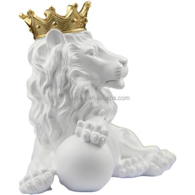 China Hot selling Europe Amazon polyresin lion figurine decor with crown height 18.5cm lying down stone king of forest resin lion figurine for sale