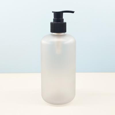 China Custom Logo Cosmetic Custom Logo Empty Dripless Plastic Lotion Pump Bottle 250ml 300ml 500ml Frosted Shampoo And Conditioner Bottle for sale