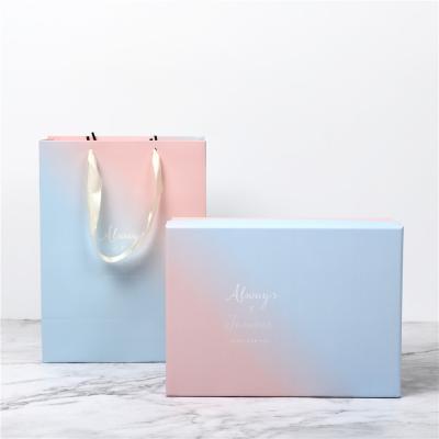 Κίνα High Quality Customer Luxury printed colorful two pieces based and lid packaging gift box προς πώληση